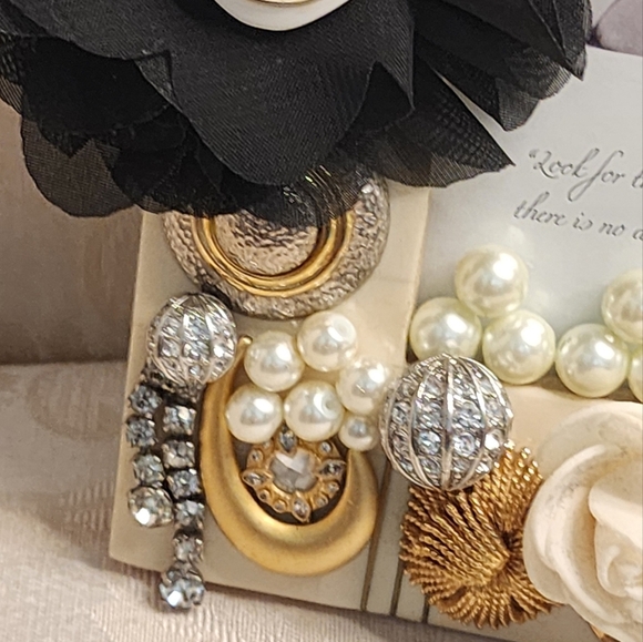 One of a Kind Vintage Style Pearl and Jewel Photo Frame Bold Statement Decor - Picture 5 of 16